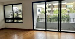 Venta de Moderno Departamento de Estreno con Terraza en San Isidro